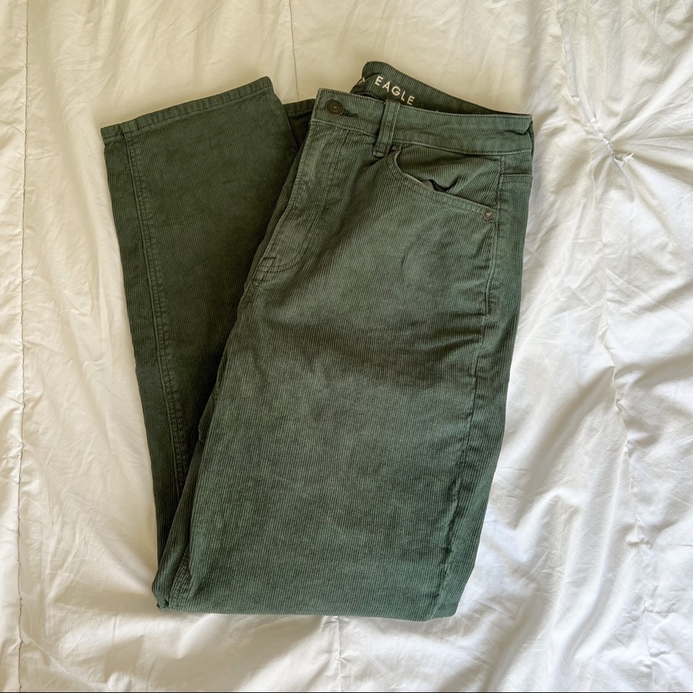 American Eagle Corduroy Mom Straight Jean